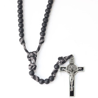 Bijoux religieux chrétiens, perles de 10 mm, cordon en paracorde, collier de prière robuste en paracorde Saint Benoît, collier catholique pour hommes
