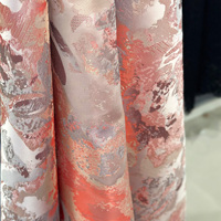 YY Haute Qualité À Grande Échelle Floral 100% Polyester Lumineux Rouge Tissé Fil Teint Brocart Jacquard Tissu pour Vêtements Femmes Robe