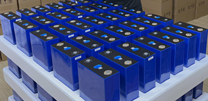 Cellule de batterie LiFePO4 de qualité A 3,2 V 230 Ah, décharge 1C, 3500 cycles, cellule prismatique au phosphate de fer et de lithium pour stockage d'énergie solaire domestique - Product Image 4