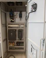 Armoire de commande industrielle IP55 en acier inoxydable avec PLC, conception personnalisée pour pompe submersible et système de purification d'eau par osmose inverse
