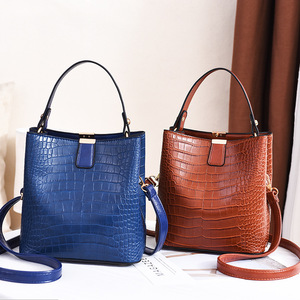 กระเป๋าถือผู้หญิงหนัง PU สีน้ำตาล ดีไซน์สั่งทำตามเทรนด์ปี 2026 ขายดี - Product Image 1