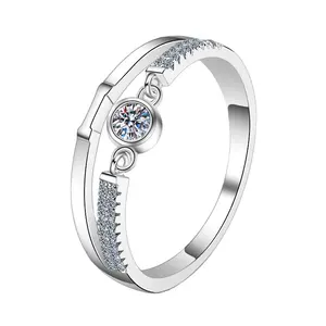 Cincin berlian mewah untuk wanita, 0.1 karat 18K lapis emas putih Moissanite berlian 925 Sterling Silver