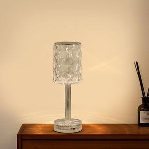 Hotel de lujo 3 Cambio de color Lámpara de escritorio inalámbrica Metal portátil al lado de la lámpara de mesa recargable de cristal Led de moda - Product Image 2