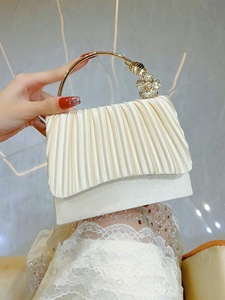 Nouvelle Pochette de Soirée de Luxe Premium pour Femme – Sac à Bandoulière Polyvalent, Porté Épaule ou à la Main, Idéal pour les Fêtes - Product Image 3