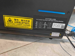 Nueva Máquina de Soldadura Láser de Fibra Portátil Refrigerada por Aire con Fuente Raycus, Fácil de Operar, 600W - Product Image 4