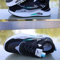 Chaussures de course décontractées antidérapantes à semelle épaisse, tendance et polyvalentes, en coton épais doublé polaire pour hommes, nouvelle collection hiver 2026, vente en gros