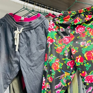 กางเกงจ็อกกิ้งสีสันสดใสสำหรับฤดูใบไม้ผลิ ขายส่ง ยืดหยุ่น เหมาะสำหรับเต้นและเล่นกีฬา เสื้อผ้า<span class=keywords><strong>มือ</strong></span><span class=keywords><strong>สอง</strong></span>ยุโรป ขายยกกระสอบจากโรงงาน JackWen ขั้นต่ำ 45 กก. หมดอายุ - Product Image 4