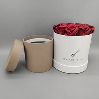 Boîtes cadeaux rondes en carton recyclé blanc et brun, design personnalisé, avec gaufrage et impression à chaud dorée