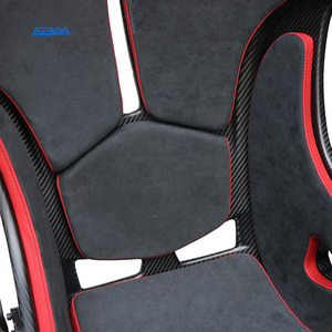 Asientos de Fibra de Carbono Seca de Alta Gama, Personalizables y Ajustables Manualmente, que Ofrecen Soporte Óptimo para McLaren GT - Product Image 4