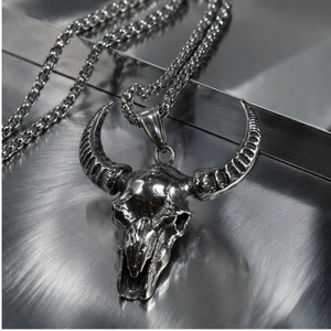 Yunnique – collier avec pendentif en forme de crâne de taureau en acier inoxydable pour hommes, chaîne de bijoux de style Vintage en forme d'animal, accessoire de mode - Product Image 4
