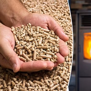 Bûches de bois de pin et de chêne à haute valeur calorifique, combustible biomasse, 2% de cendres, 6% d'humidité, densité 600-800 kg/m³, 6-4500 J par caloire - Product Image 1