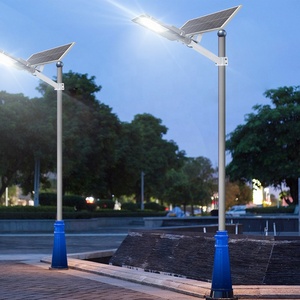 เสาไฟถนนพลังงานแสงอาทิตย์แบบรวม 200W พร้อมรีโมทคอนโทรล เปิด-ปิดอัตโนมัติ กันน้ำ IP65 สำหรับไฟส่องสว่างภายนอกอาคาร - Product Image 2