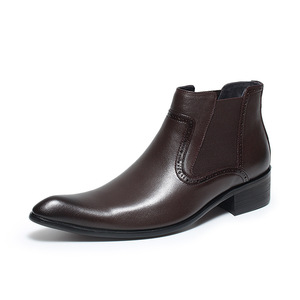 Botas Martin de Piel de Vacuno con Suela Gruesa, Cremallera Lateral de Cuero Genuino, Estilo Inglés con Patrones Tallados a Mano - Product Image 2