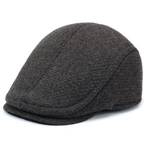 En gros, Bérets d'hiver pour hommes d'extérieur, chauds, en polaire épaisse, à rayures, avec cache-oreilles, style casquette Peaky et casquette Ivy pour hommes seniors - Product Image 1