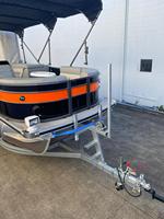Bateau ponton sportif en aluminium soudé 2026 de 5,8 m (19 pieds) avec moteur hors-bord, luxe, loisirs, pêche, bimini top, remorque, pour famille et fêtes aquatiques
