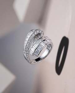Anillo de Diamantes Creados en Laboratorio con Corte Brillante Redondo y Esmeralda, Certificado por IGI, para Mujer, en Oro Amarillo, Oro Blanco y Oro Rosa, de Lujo - Product Image 3