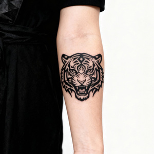 Tatuaje Temporal de <span class=keywords><strong>Cabeza</strong></span> de Tigre Dominante, Tatuaje Semipermanente Impermeable con Duración de 2 Semanas, Pegatinas de Tatuaje Herbal Realistas - Product Image 1