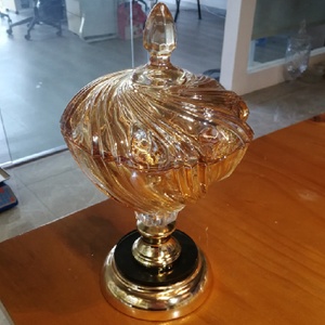 Ciotola per caramelle <span class=keywords><strong>con</strong></span> piedini <span class=keywords><strong>in</strong></span> <span class=keywords><strong>vetro</strong></span> trasparente rivestito <span class=keywords><strong>con</strong></span> <span class=keywords><strong>coperchio</strong></span>, barattolo per biscotti <span class=keywords><strong>in</strong></span> cristallo barattolo decorativo per farmacia per feste, Buffet di caramelle - Product Image 5