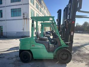 Montacargas Diésel Grendia 30 con Mástil de 3 Etapas, Neumáticos Neumáticos, Operación con Asiento, Uso en Pavimento Exterior - Product Image 1