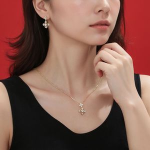 สร้อยคอทองแดงประดับเพทายรูปใบโคลเวอร์สี่แฉกแบบยุโรปอเมริกันข้ามพรมแดน ปี 2026 พร้อมต่างหูแบบติดหู แฟชั่นสำหรับผู้หญิง ATL-1243Q สี่แฉก - Product Image 3
