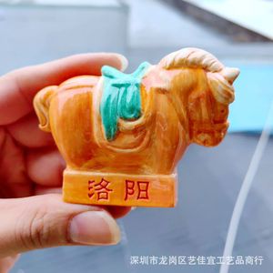 Yijias nouveau type d'autocollants de réfrigérateur culturels et en résine de tourisme, Luoyang Tang Sancai, petit gros cheval, blanc - Product Image 4