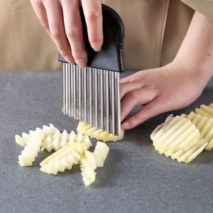 Wholesale Hanview Kitchen Gadget Stainless Steel Potato Slicer Vegetable Tool <b>Crinkle</b> <b>Cutter</b> for Cucumber Carrot - Product Image 4