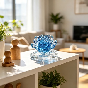 ดอกกุหลาบเรซิ่นใสสีฟ้า: ผลงานศิลปะดอกไม้อมตะและของขวัญ ผลิตตามสั่งโดยโบจิยี่ - Product Image 2