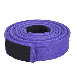 Ceintures d'arts martiaux classiques et colorées personnalisées pour le taekwondo et le karaté, en caoutchouc et coton durables, unisexe - Product Image 1