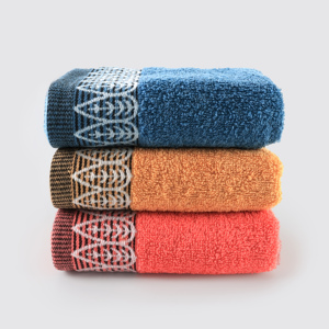 Serviette de bain douce en coton pur de haute qualité, 100 % coton, absorbante, pour la maison, la plage, jacquard rayé, vente en gros, articles de salle de bain - Product Image 1
