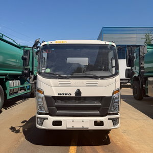 Camion-<span class=keywords><strong>citerne</strong></span> à lait de qualité <span class=keywords><strong>alimentaire</strong></span> Sinotruk Howo 4x2 8000L-10000L, camion isotherme pour la livraison de lait frais - Product Image 2