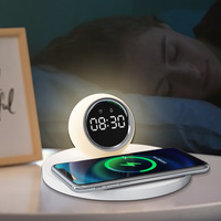 Groothandel Beste Cadeau voor Draadloos Opladen Digitale LED Wekker Slimme Tafelklok Telefoon Draadloze Oplader Bureau Tafelblad