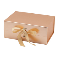 Boîte cadeau en carton personnalisée avec logo pour chocolats, finition mate, écologique, ruban doré de luxe pour la Saint-Valentin