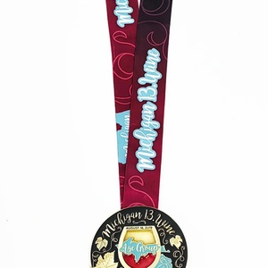 ผู้ผลิตขายส่งเหรียญรางวัลกีฬา 3 มิติ รูปทรงจุกขวดไวน์ ทำจากโลหะ ชุบทองโบราณ แบบเลียนแบบ สำหรับงานวิ่งฮาล์ฟมาราธอน 5 กิโลเมตร รับทำตามสั่ง - Product Image 6