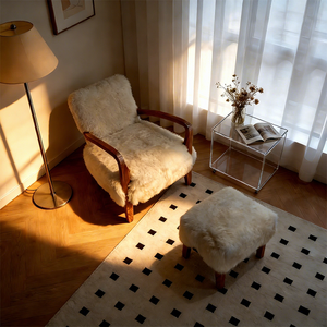 <span class=keywords><strong>Fauteuil</strong></span> d'appoint moderne <span class=keywords><strong>en</strong></span> <span class=keywords><strong>peau</strong></span> <span class=keywords><strong>de</strong></span> <span class=keywords><strong>mouton</strong></span> avec ottoman, structure <span class=keywords><strong>en</strong></span> bois massif, chaise longue <span class=keywords><strong>en</strong></span> laine pour salon et chambre à coucher - Product Image 2