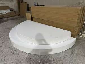 เวทีสำหรับงานแต่งงานสีขาวทรงสี่เหลี่ยมผืนผ้าครึ่งรอบสำหรับเจ้าสาวและเจ้าบ่าว - Product Image 3