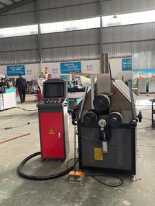 Com baixo preço Dezhong Vertical Três Eixos Alumínio Perfil Máquina De Dobra Máquina De Dobra De Rolo Máquina De Rolamento De Chapas Metálicas