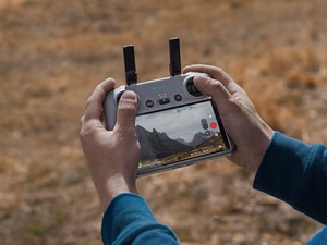 Contrôleur DJI RC <span class=keywords><strong>2</strong></span> original, corps léger avec écran HD de <span class=keywords><strong>5</strong></span>,<span class=keywords><strong>5</strong></span> pouces, télécommande O4 pour DJI Air 3S/Mini <span class=keywords><strong>5</strong></span> Pro/Neo/Flip - Product Image 6
