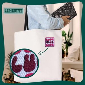 Patch brodé thermocollant Book Club Babes de 3 pouces pour chapeaux, vêtements, sacs à dos, jeans, à coudre soi-même - Product Image 3