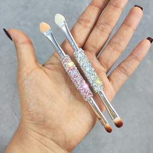 Brocha de Maquillaje Profesional para Cejas de Doble Punta con Mango de Plástico, Pelo Sintético, Venta al por Mayor - Product Image 4