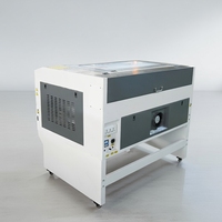 Machine de gravure laser haute précision 6090 pour le marquage du bois et de l'acrylique