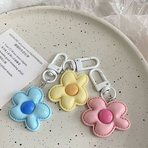 Llavero de Flor de Cinco Pétalos Colorido al por Mayor, Nuevo Accesorio Colgante Lindo para Niñas, Ideal para DIY - Product Image 4