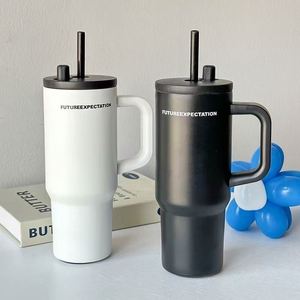 Gobelet isotherme de voyage 720 ml (24 oz) avec poignée, couvercle, paille et base antidérapante pour café chaud - Product Image 3