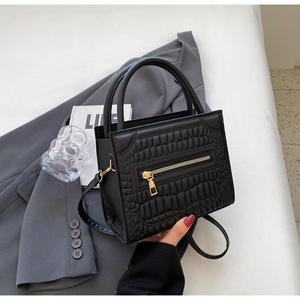 <span class=keywords><strong>Borsa</strong></span> a Tracolla di Lusso da <span class=keywords><strong>Donna</strong></span> con Cerniera, Design di Qualità, Motivo Colorato, Stile <span class=keywords><strong>Postino</strong></span> - Product Image 4