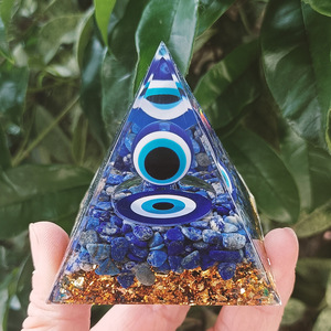 Ornement Pyramidal en Cristal Œil Turc, Décoration de Bureau en Résine, Artisanat Feng Shui, Cadeau pour Salon - Product Image 1