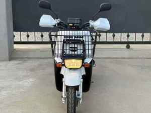 <span class=keywords><strong>Scooter</strong></span> sport <span class=keywords><strong>vintage</strong></span> <span class=keywords><strong>Yamaha</strong></span> GEAR50 japonais, moteur à quatre temps EFI, refroidissement par eau, trois soupapes, 50-100CC, 61-80km/h - Product Image 4