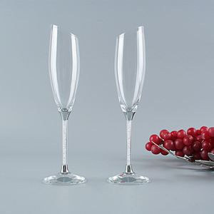 Copa de Vino Sencilla de Tallo Alto con Cristal Tallado, Juego de 2 Copas de Regalo de Boda, Copa de Champán Oblicua de Cristal Tallado Estilo Europeo - Product Image 2