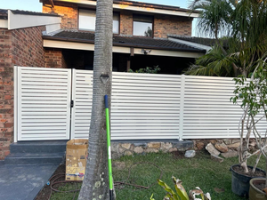 Paneles de Cercas Modulares de Diseño Moderno en Blanco o Negro, Paneles de Cerramiento para Jardín, Privacidad en Exteriores, Canadá - Product Image 2