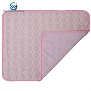 <span class=keywords><strong>Gel</strong></span> Pet Cool Mat Bett Pet Cold <span class=keywords><strong>Gel</strong></span> <span class=keywords><strong>Pad</strong></span> Wärme entlastung Sommer Hund Kühl matte <span class=keywords><strong>Gel</strong></span> <span class=keywords><strong>Ice</strong></span> <span class=keywords><strong>Pad</strong></span> für Hunde - Product Image 1