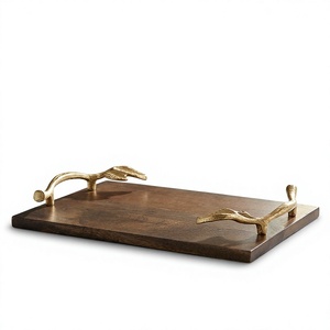 Plateau en bois poli de style simple, gravé à la main, avec poignées en feuille d'or, écologique, décoratif, compatible lave-vaisselle, B.S INTERNATIONAL NA162 - Product Image 2