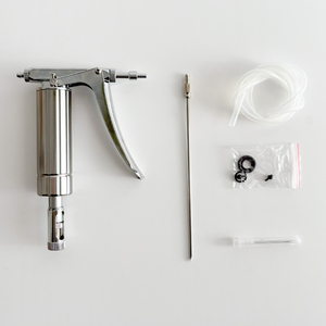 Jeringa Veterinaria de Acero Inoxidable de 2 ml Tipo D2, Ajustable, Reutilizable, Multiinyección, Pistola de Vacunación para Aves de Corral - Product Image 1